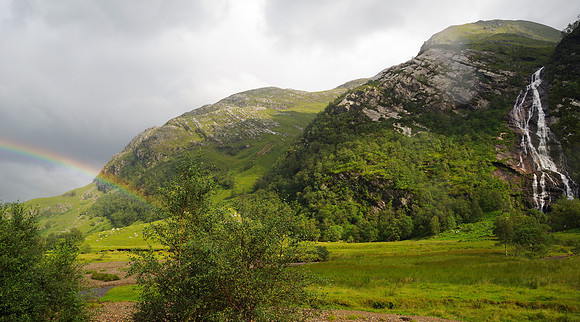 Falls and rainbow